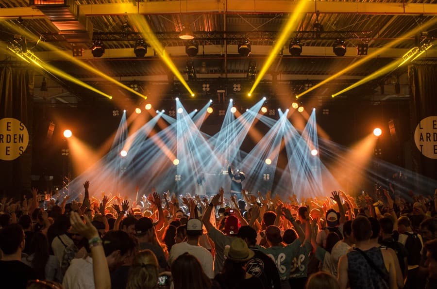 booking concerts