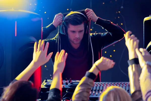 DJ-pro-soiree-public